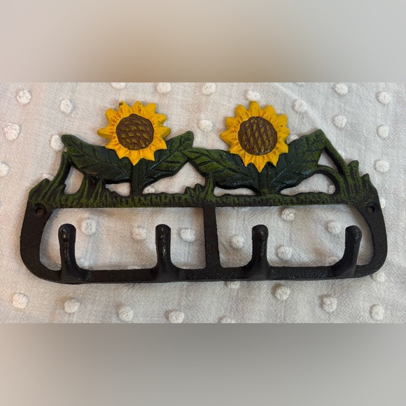 Boutique/Vintage Other - VINTAGE Farmhouse Cast Iron HOOK WALL HANGER Sunflowers